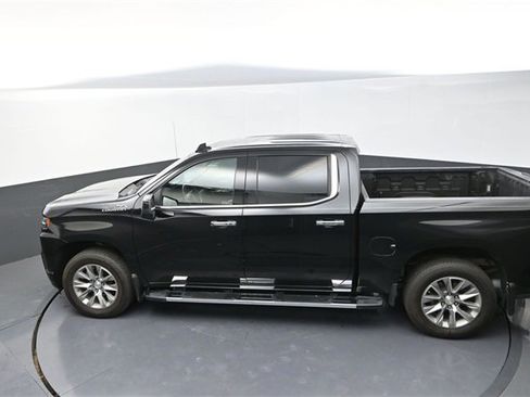 Used 2022 Chevrolet Silverado 1500 High Country w/ Technology Package image 22