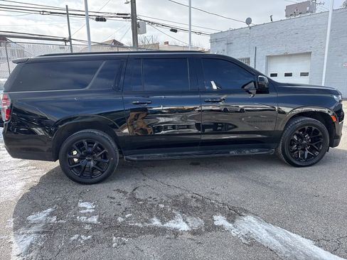 Used 2023 Chevrolet Suburban RST image 6