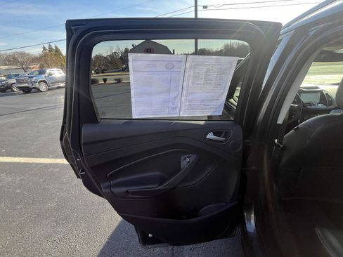 Used 2019 Ford Escape Titanium image 20