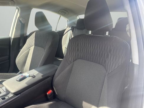 Used 2025 Toyota Camry LE image 10