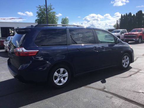 Used 2020 Toyota Sienna LE FWD image 5