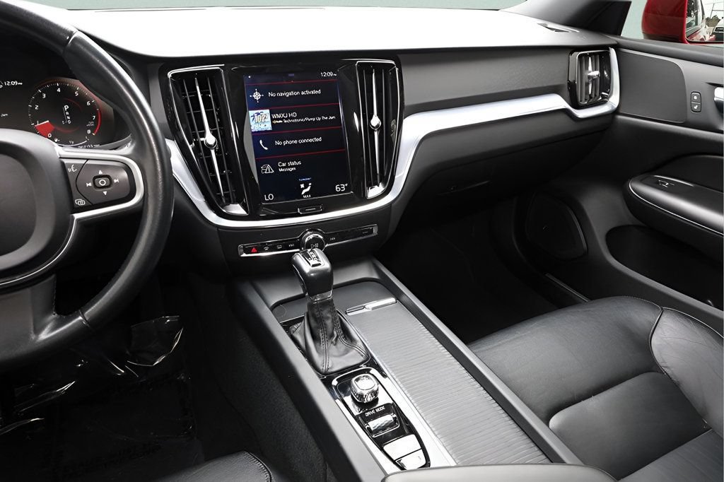 Used 2020 Volvo S60 T5 Momentum FWD image 21
