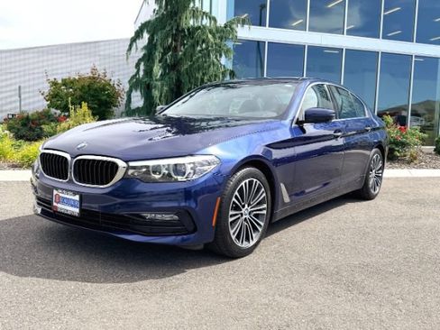 Used 2017 BMW 530i xDrive w/ Driving Assistance Package AWD/4WD image 3