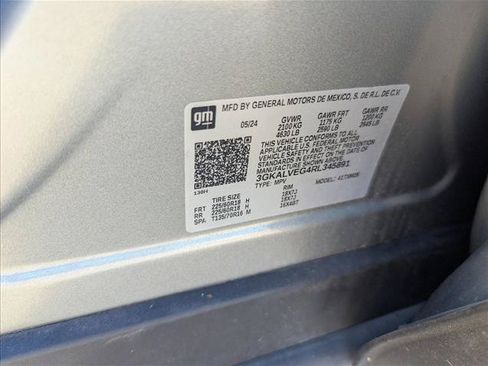 Used 2024 GMC Terrain SLT AWD/4WD image 22
