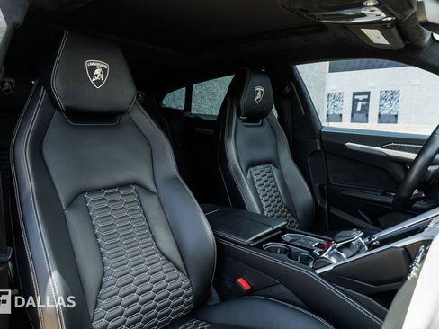 Used 2019 Lamborghini Urus AWD/4WD image 43
