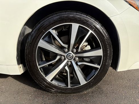 Used 2022 Nissan Maxima SV image 6