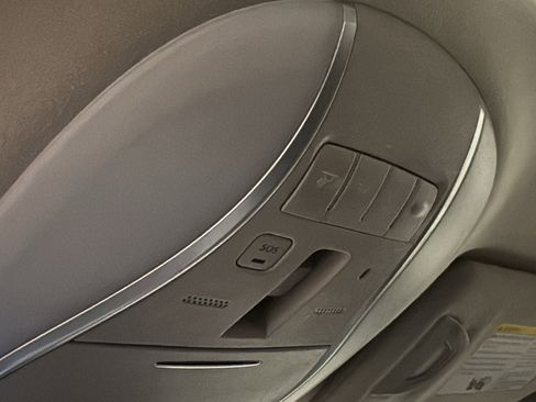 Used 2019 INFINITI Q70 Luxe image 22