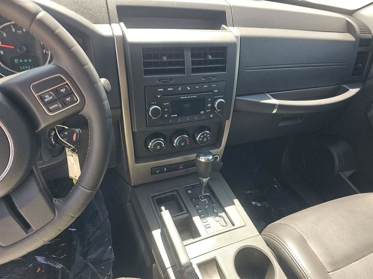 Used 2012 Jeep Liberty Sport RWD image 11