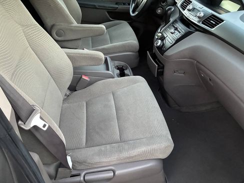Used 2011 Honda Odyssey EX image 9