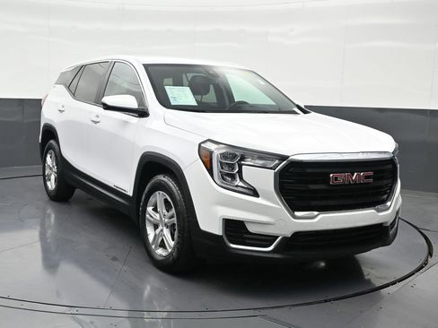 Used 2023 GMC Terrain SLE image 8