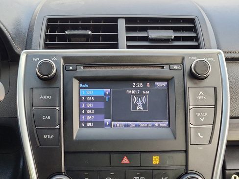 Used 2017 Toyota Camry LE image 17