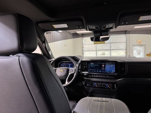 Used 2025 Chevrolet Silverado 2500 High Country w/ High Country Premium Package image 22