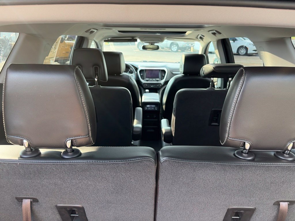 Used 2017 GMC Acadia SLT AWD/4WD image 16