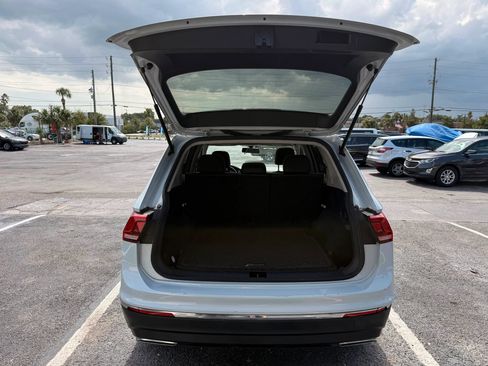 Used 2018 Volkswagen Tiguan SEL AWD/4WD image 4