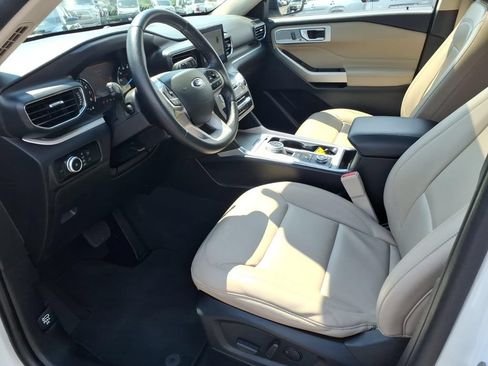Used 2023 Ford Explorer XLT w/ Equipment Group 202A AWD/4WD image 14