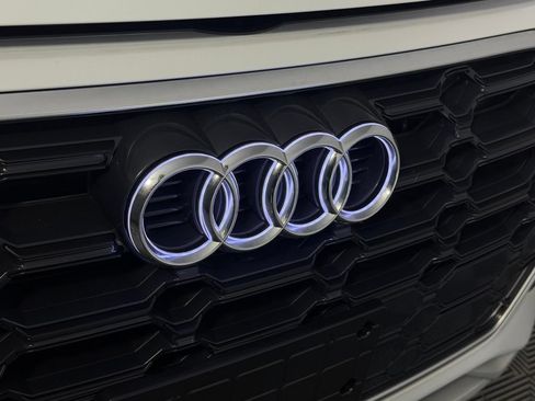 Used 2023 Audi Q5 2.0T Premium w/ Convenience Package AWD/4WD image 13