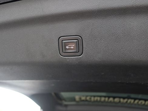 Used 2023 Chevrolet Suburban LT AWD/4WD image 38
