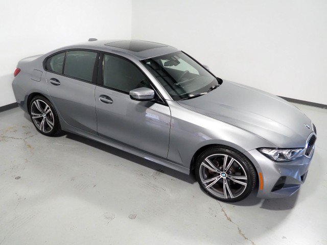 Used 2023 BMW 330i Sedan w/ Parking Assistance Package RWD image 9
