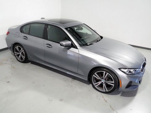 Used 2023 BMW 330i Sedan w/ Parking Assistance Package RWD image 9
