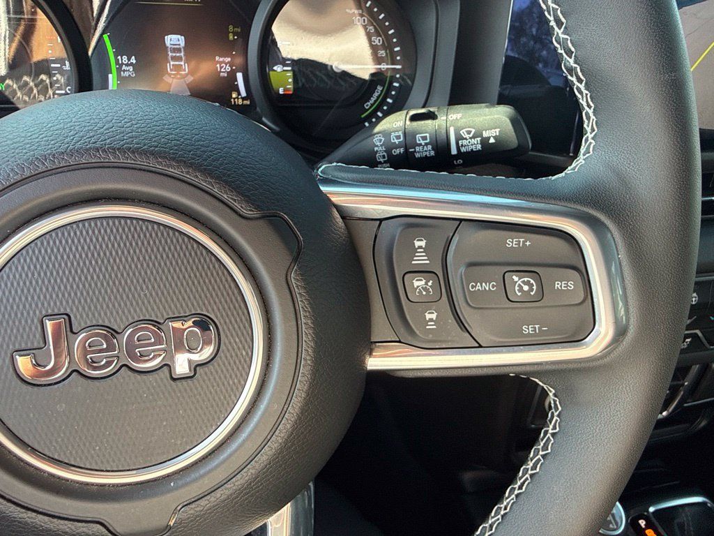 Certified 2025 Jeep Wrangler Unlimited Sahara w/ Safety Group AWD/4WD image 22