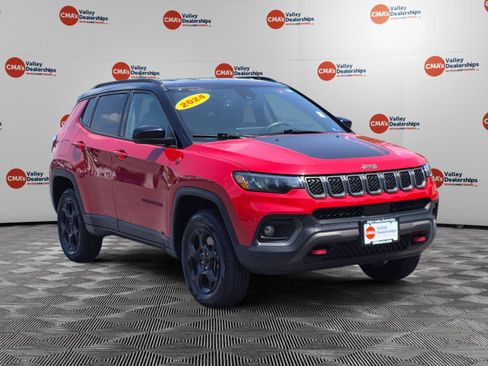Used 2024 Jeep Compass Trailhawk AWD/4WD image 3