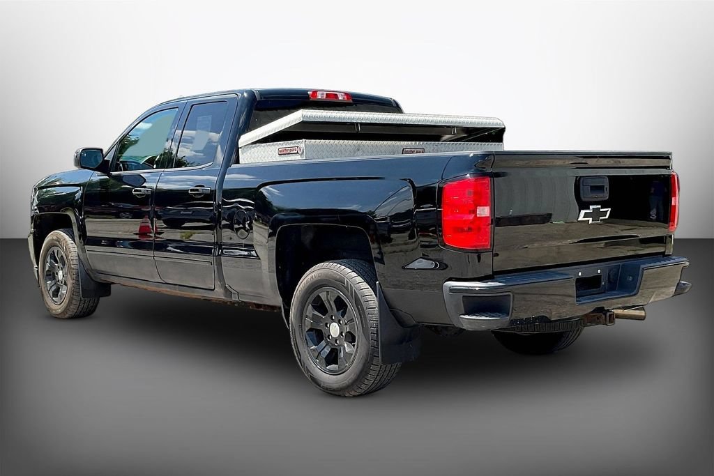 Used 2017 Chevrolet Silverado 1500 LT w/ All Star Edition AWD/4WD image 4
