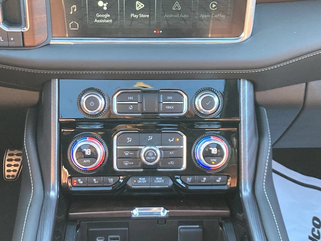 Used 2023 GMC Yukon Denali Ultimate AWD/4WD image 13