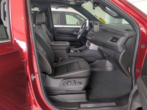 Certified 2024 GMC Yukon SLT w/ SLT Luxury Package image 30