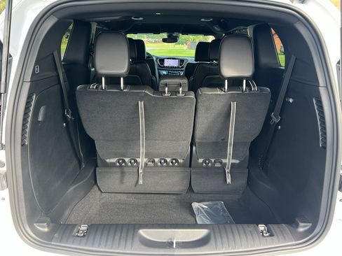 New 2026 Chrysler Pacifica Select image 19