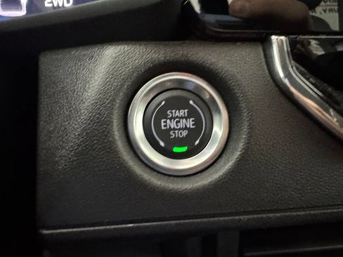 Used 2025 Chevrolet Colorado Trail Boss AWD/4WD image 20