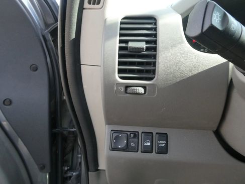 Used 2019 Nissan Frontier SV image 16