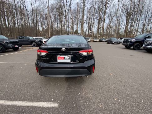 Used 2023 Toyota Corolla LE image 7