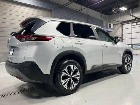 Used 2023 Nissan Rogue SV AWD/4WD image 7