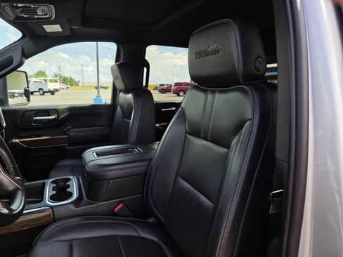 Used 2022 Chevrolet Silverado 3500 High Country AWD/4WD image 13