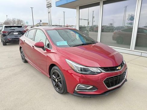 Used 2017 Chevrolet Cruze LT image 32