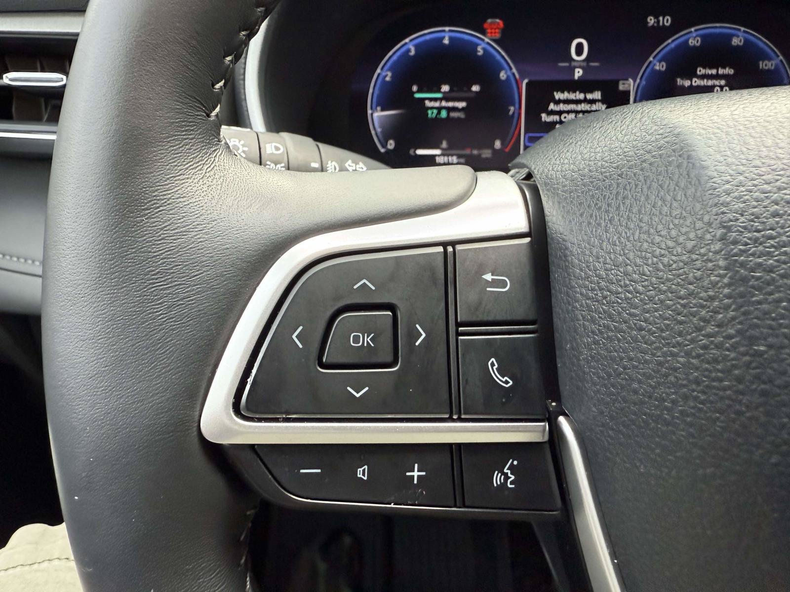 Used 2026 Toyota Highlander Limited AWD/4WD image 23