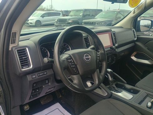 Used 2023 Nissan Frontier SV w/ SV Convenience Package AWD/4WD image 11