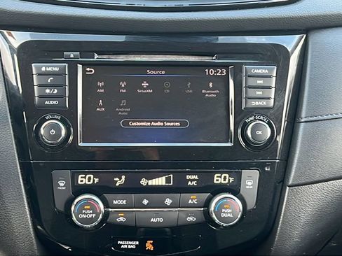 Used 2020 Nissan Rogue SV FWD image 14