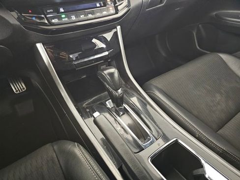 Used 2017 Honda Accord Sport image 27