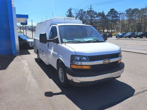 New 2024 Chevrolet Express 3500 w/ Power Convenience Package RWD image 2