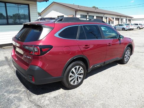 Used 2022 Subaru Outback Premium AWD/4WD image 4