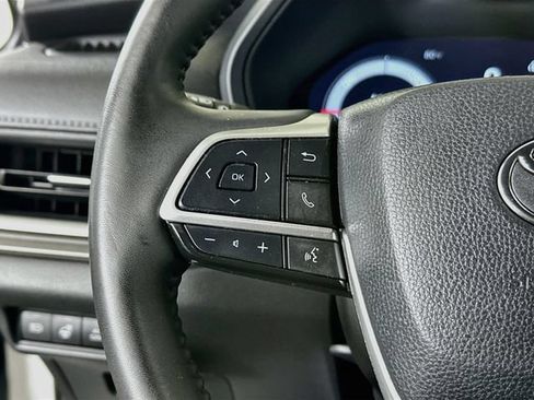 Used 2025 Toyota Grand Highlander AWD Hybrid image 17