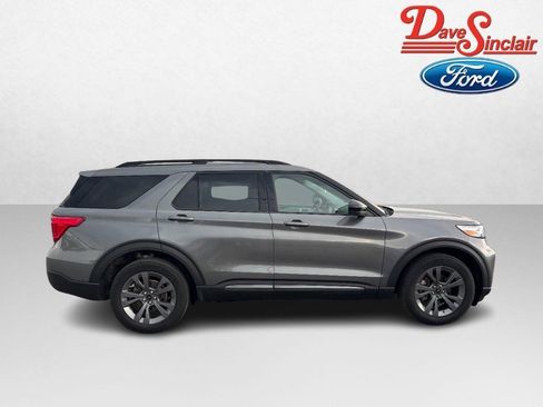 Used 2023 Ford Explorer XLT w/ Equipment Group 202A AWD/4WD image 5