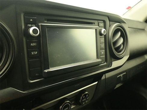 Used 2018 Toyota Tacoma SR image 17