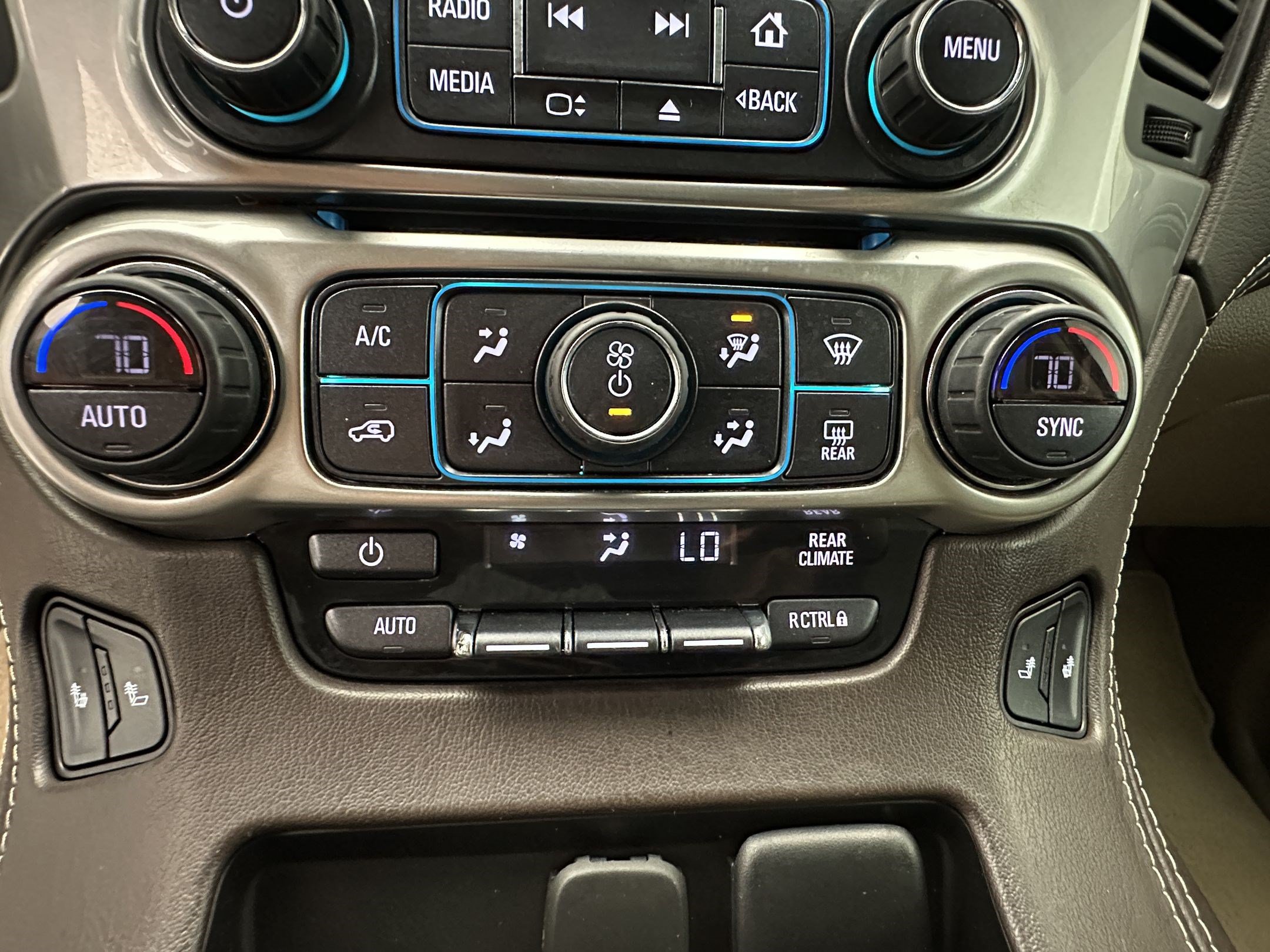 Certified 2020 Chevrolet Tahoe LT w/ Luxury Package AWD/4WD image 19