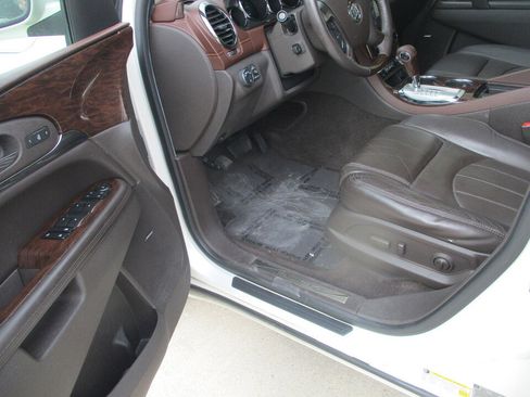 Used 2014 Buick Enclave Premium w/ Trailering Provision Package FWD image 9