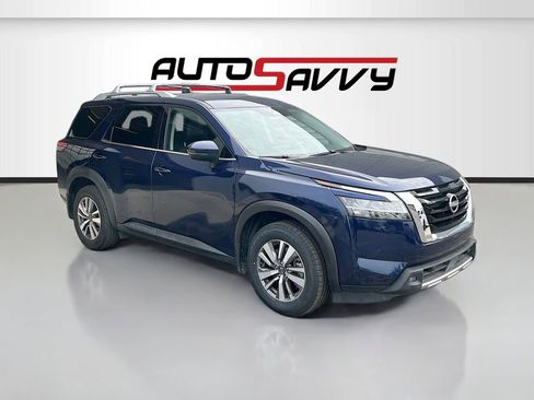 Used 2022 Nissan Pathfinder SL FWD image 1
