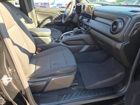 Certified 2024 Chevrolet Colorado Trail Boss w/ Advanced Trailering Package AWD/4WD image 7