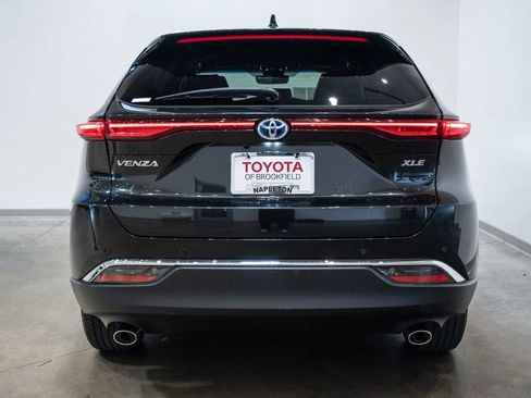 Used 2024 Toyota Venza XLE AWD/4WD image 8