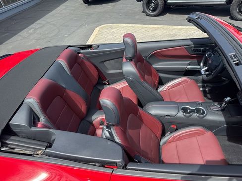 Used 2025 Ford Mustang Premium image 8